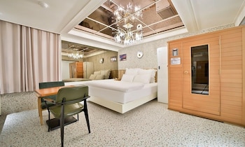 hotel february dongdaegu