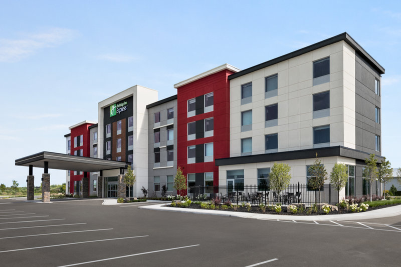holiday inn express strathroy an ihg hotel