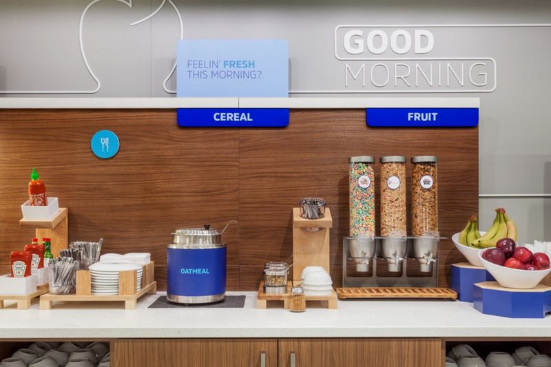 holiday inn express strathroy an ihg hotel