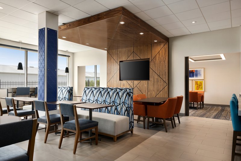 holiday inn express strathroy an ihg hotel