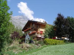 Hotel Alpina,,3 star