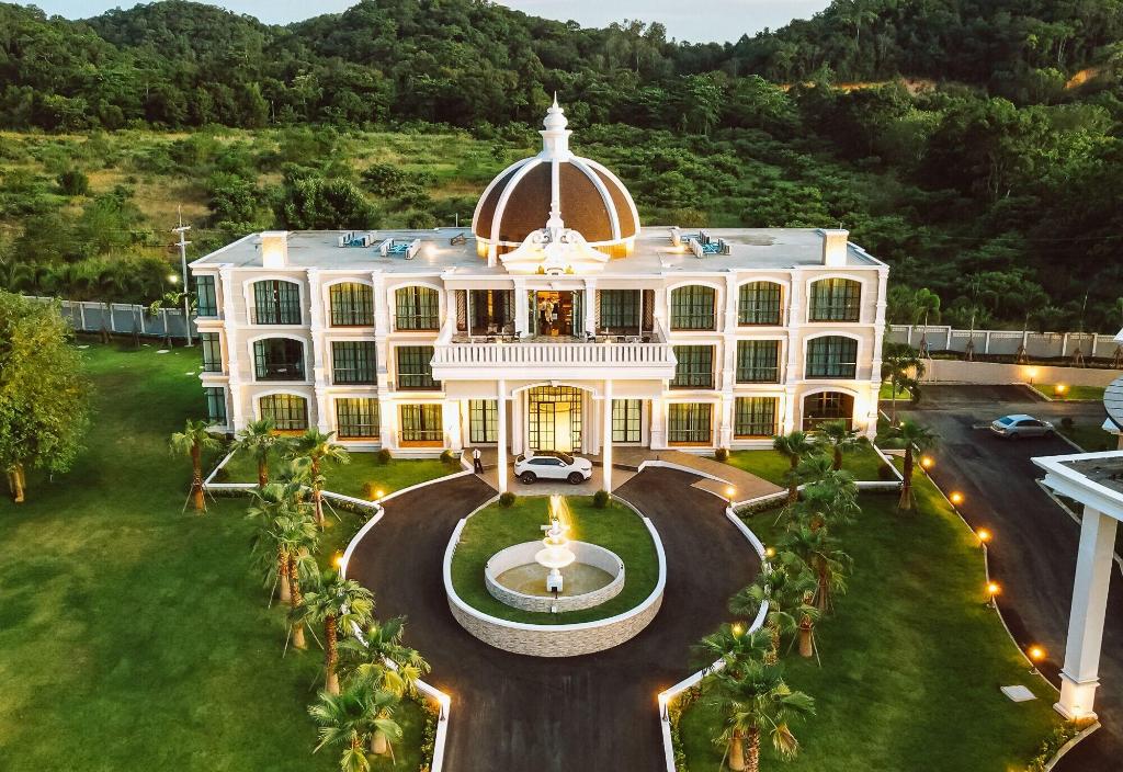 grand lord hoteland residence
