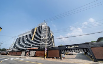 ilsan wainscot hotel