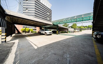 ilsan wainscot hotel