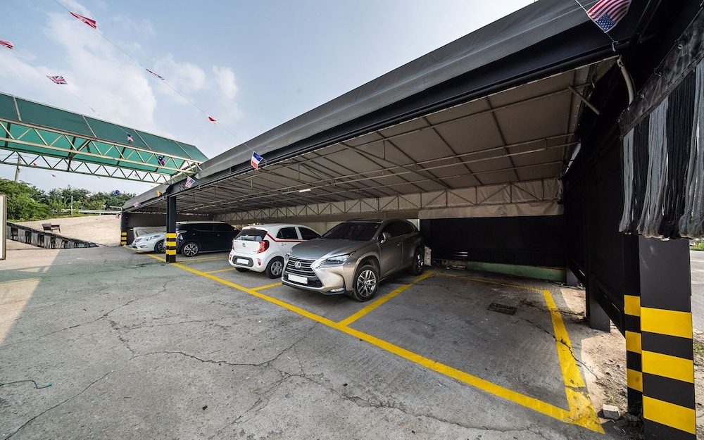 ilsan wainscot hotel