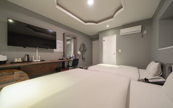 ilsan wainscot hotel