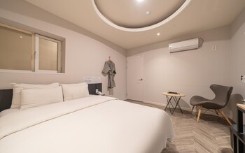 ilsan wainscot hotel