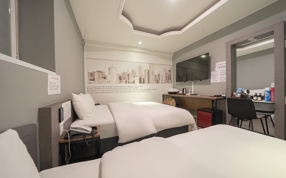 ilsan wainscot hotel