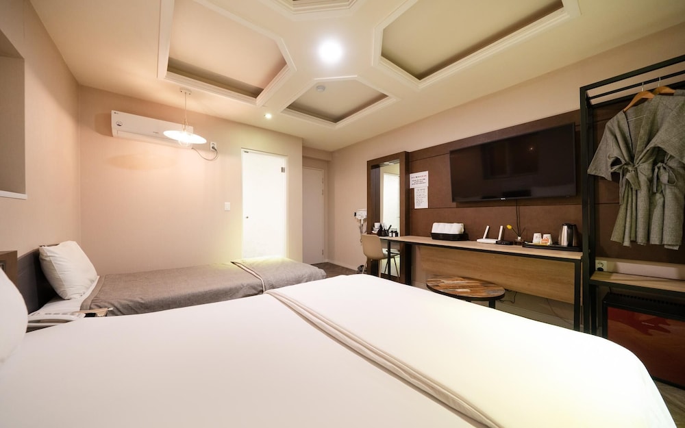 ilsan wainscot hotel