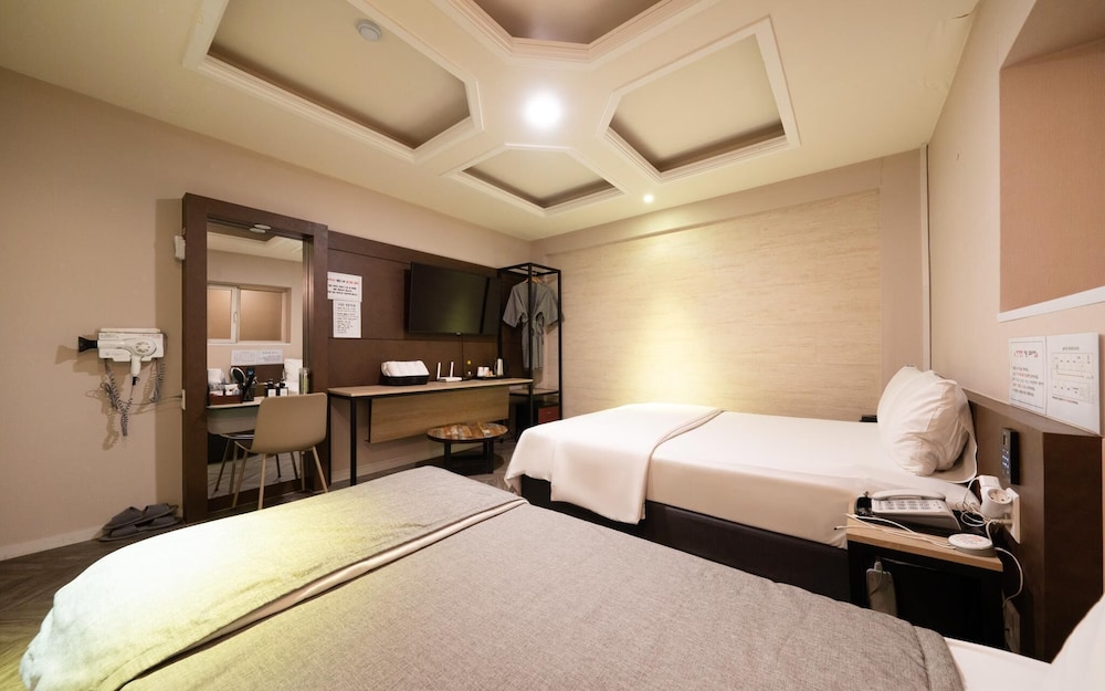 ilsan wainscot hotel