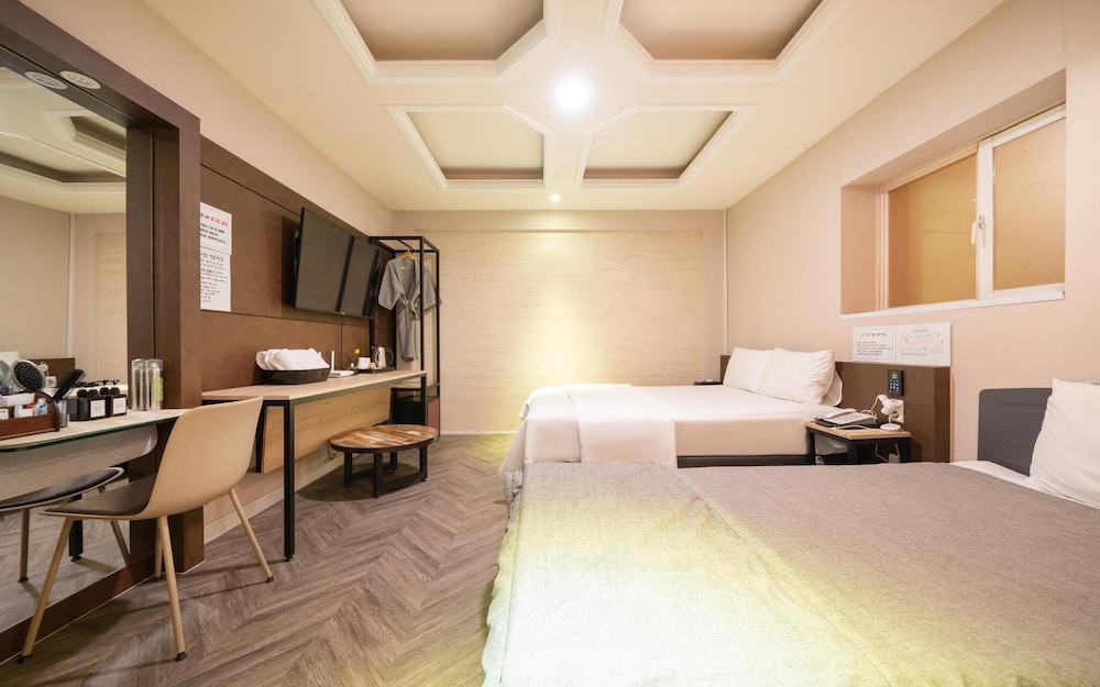 ilsan wainscot hotel