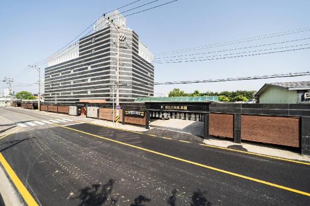 ilsan wainscot hotel