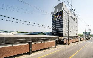 ilsan wainscot hotel