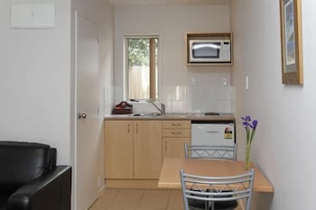 Amalfi Motor Lodge,Christchurch Airport>>Christchurch,4 star