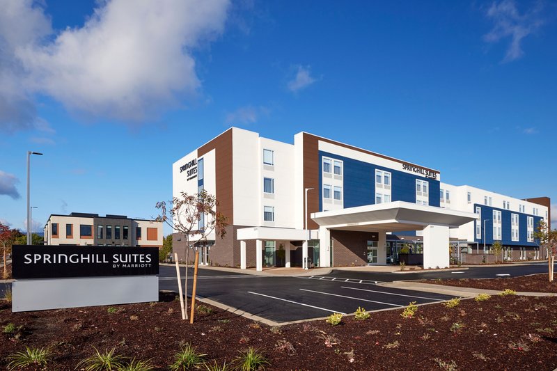 springhill suites by marriott medford airport