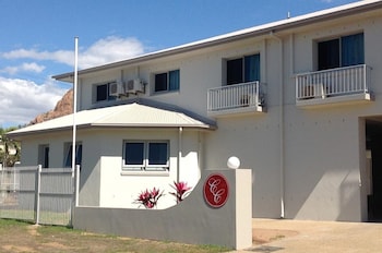 Castle Crest Motel,North Ward>>Belgian Gardens,3 star