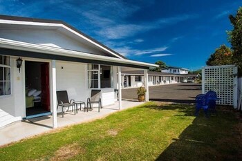 Colonial On Gladstone,Patutahi>>Gisborne,3 star
