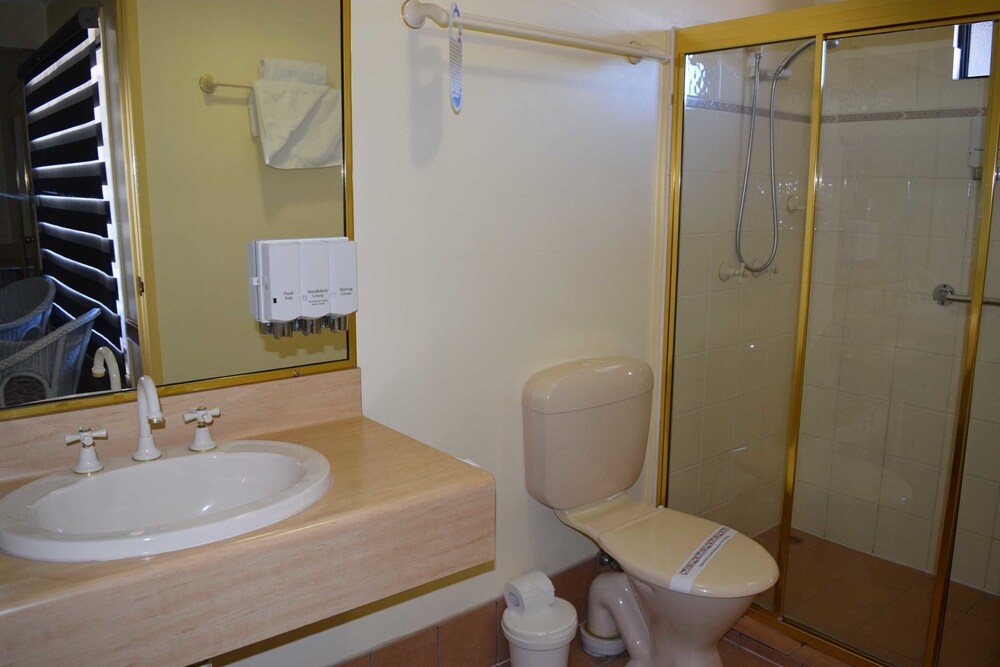 warwick vines motel