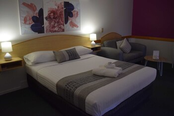 warwick vines motel