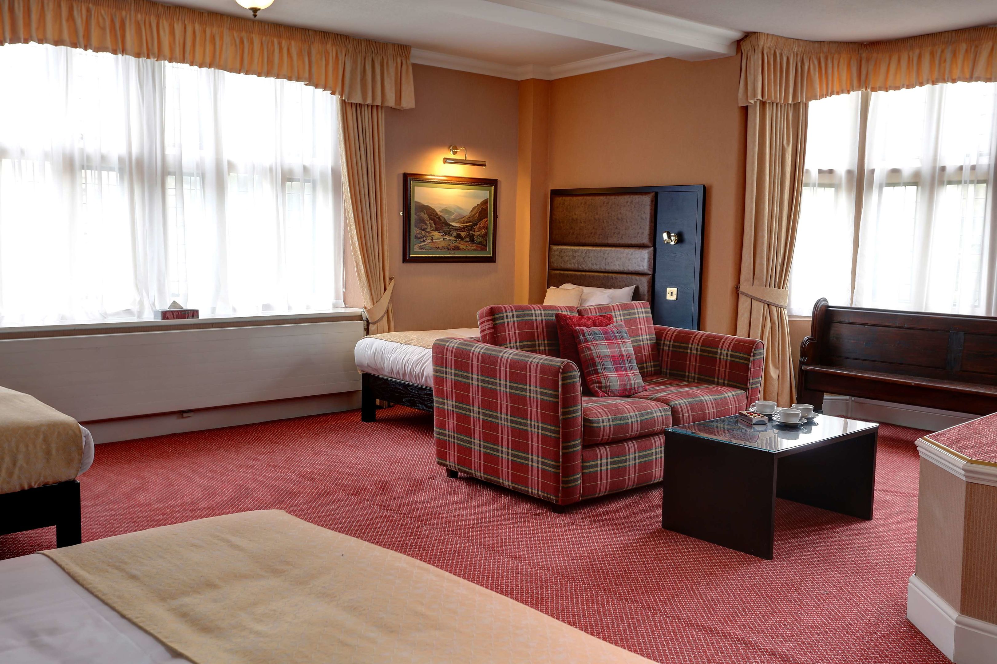 rogerthorpe manor hotel