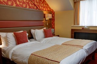 rogerthorpe manor hotel