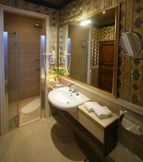Topaz Boutique,Near Avram Iancu Square,3 star