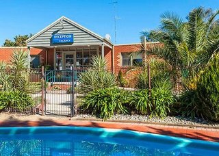 Comfort Inn Coach & Bushmans,Seymour>>Melbourne,3 star