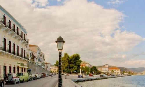 aktaion city hotel