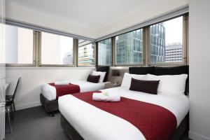 George Williams Hotel Brisbane,Oxenford>>Brisbane,4 star