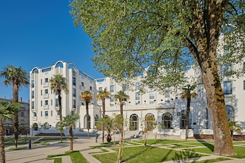 hotel and spa vacances bleues le splendid