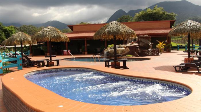 hotel la pradera del arenal