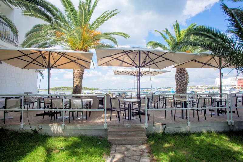 hotel isola lo scoglio