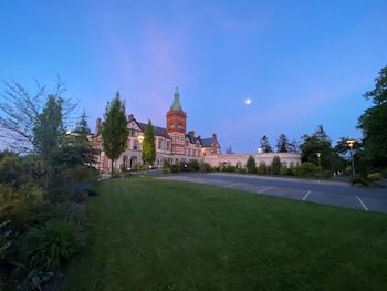 The Lucan Spa Hotel,Dublin>>Ashbourne,3 star