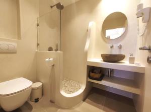 proteas hotel and suites