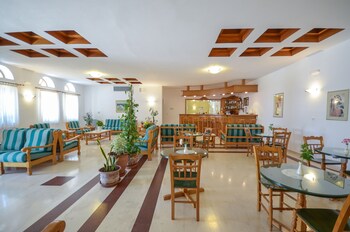 proteas hotel and suites