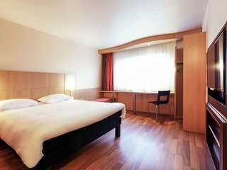 ibis charleville mezieres