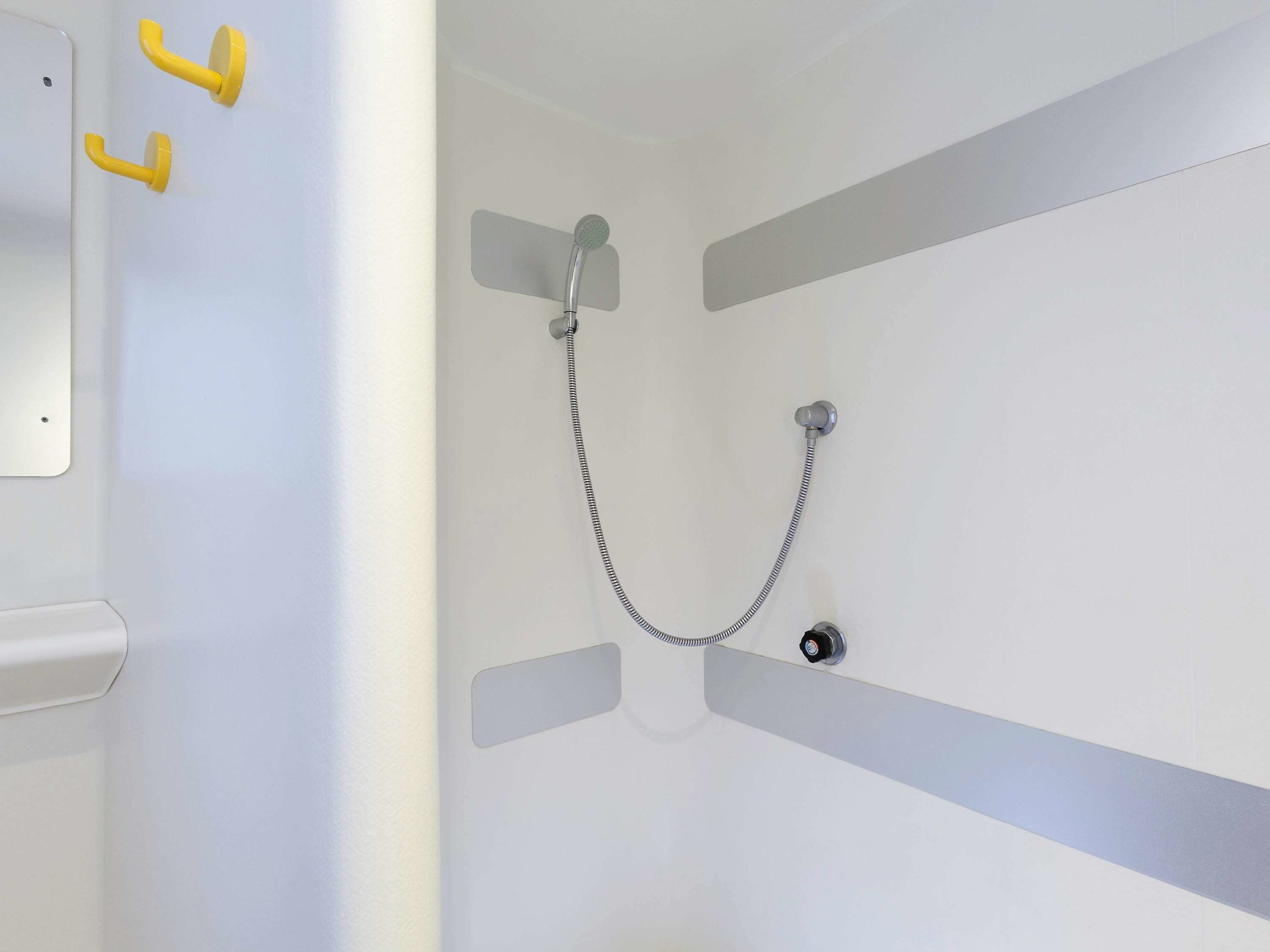 hotelf1 st witz a1 paris nord