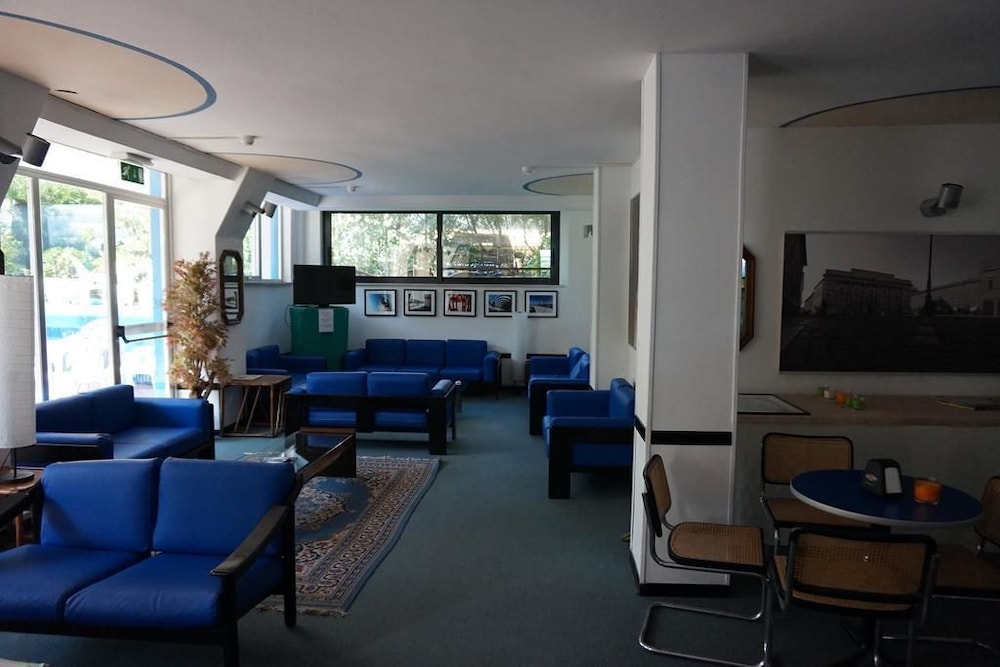 hotel caravan