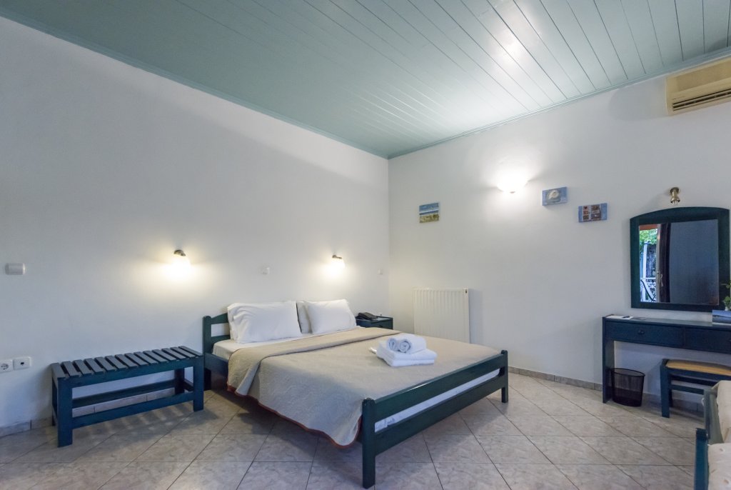 Akroyali Hotel & Villas,Aipeia>>Agios Andreas,3 star