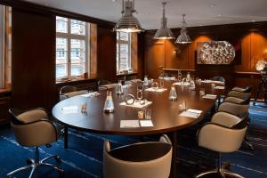 Renaissance Hamburg Hotel,Hamburg-Mitte>>Hamburg,4 star