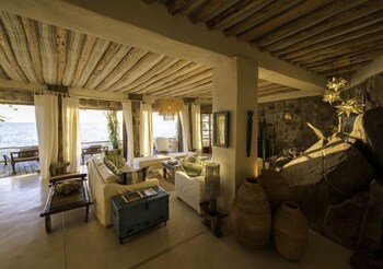 Kaya Mawa,Likoma Island>>Lake Malawi,4 star