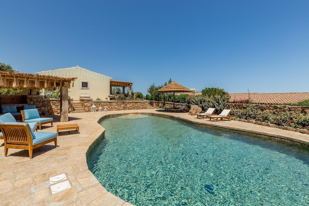 hotel costa caddu