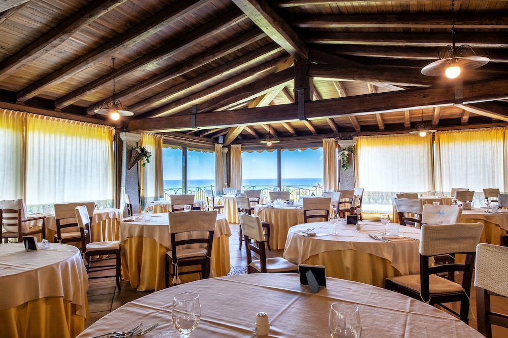 hotel costa caddu