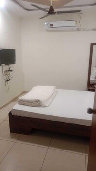 shreejis hotel