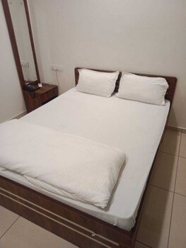 shreejis hotel