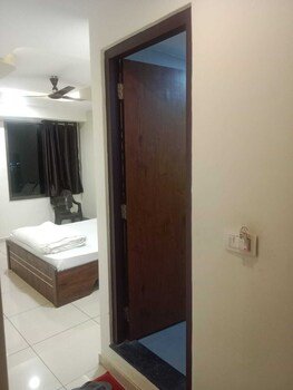 shreejis hotel