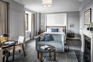 Fairmont Royal York,Near Ripley's Aquarium Of Canada,4 star