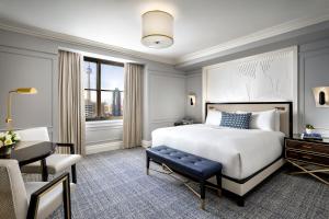 Fairmont Royal York,Near Ripley's Aquarium Of Canada,4 star