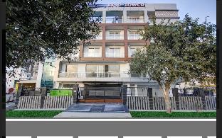 hotel noida dreamz 144