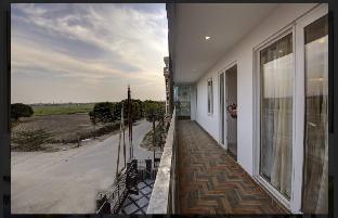 hotel noida dreamz 144